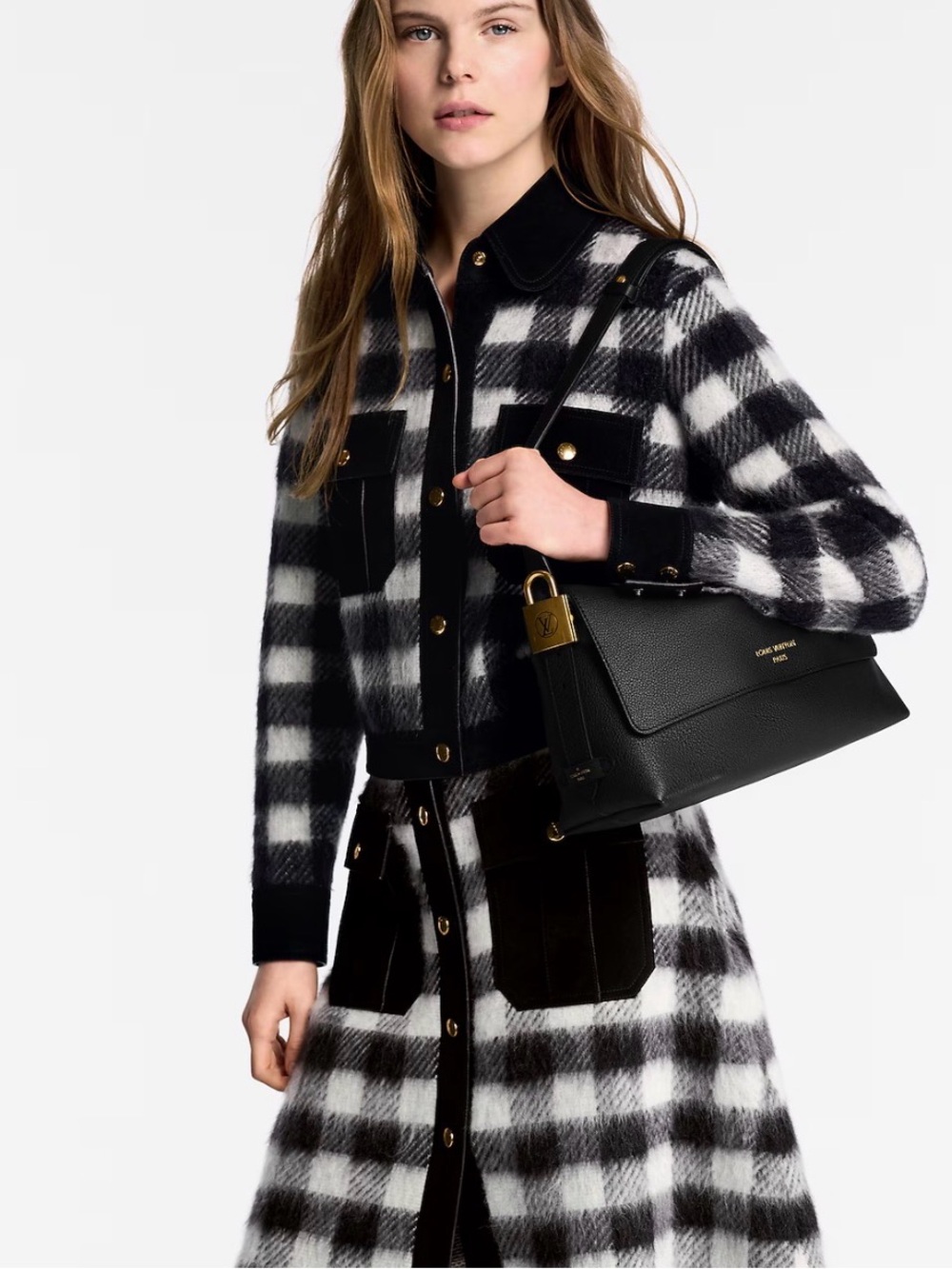 Louis Vuitton Low Key Messenger flap Bag gorgeous! - Picture 8 of 16